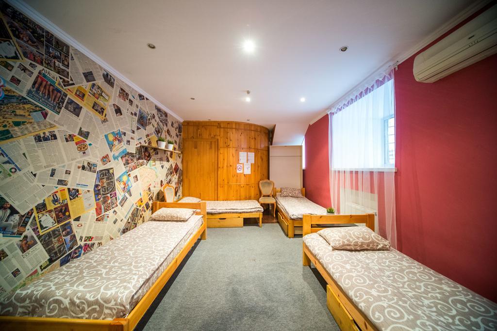 Chemodan Hostel Odessa Exterior photo