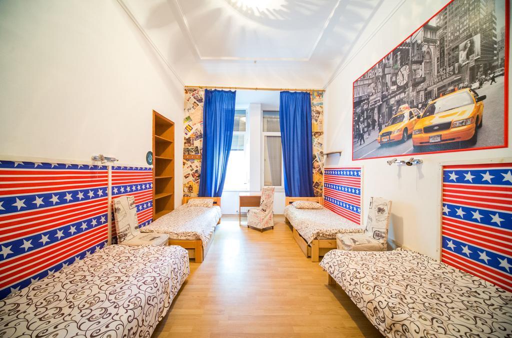 Chemodan Hostel Odessa Exterior photo
